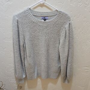 Elegant Women's Light Gray Sweater wuth Metallic Shimmer